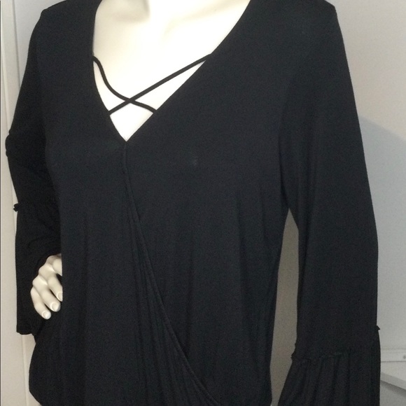 American Eagle Soft and Sexy Bell Sleeves Drape L - Picture 1 of 4